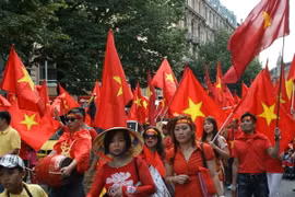 Tuần hành tại Đức phản đối hành vi sai trái của Trung Quốc