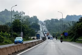 Quốc lộ 1A qua huyện Thống Nhất, Đồng Nai. (Ảnh minh họa: Hồng Đạt/TTXVN)