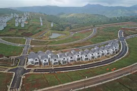 Một dự án bất động sản tại khu vực thôn 4, xã Lộc Tân (huyện Bảo Lâm, Lâm Đồng). (Ảnh: Nguyễn Dũng/TTXVN)