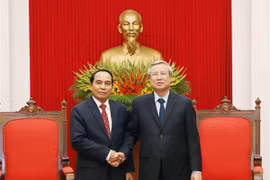 Thường trực Ban Bí thư Bounthong Chitmani tiếp ông Bounthong Chitmani, Phó Thủ tướng Chính phủ, Trưởng Ban Kiểm tra Trung ương, Tổng Thanh tra Chính phủ, Trưởng Ban phòng, chống tham nhũng Trung ương Lào. (Ảnh: Phương Hoa/TTXVN)