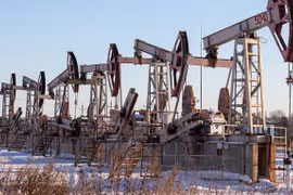 Nga và nhóm OPEC+ nhất trí giảm sản lượng xuất khẩu dầu mỏ