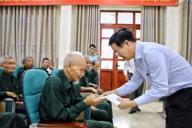Đề xuất dành hơn 427 tỷ đồng tặng quà người có công với cách mạng