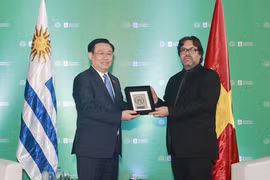 Một số hoạt động của Chủ tịch Quốc hội Vương Đình Huệ tại Montevideo