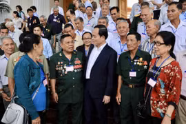 Phó Thủ tướng Trần Lưu Quang tiếp Đoàn người có công tỉnh Kiên Giang