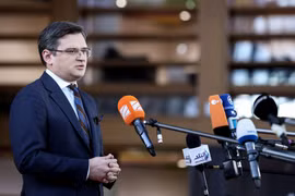 Ukraine thông báo tổ chức họp 3 bên đầu tiên với EU và NATO