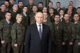 Tổng thống Nga Putin ra lệnh ngừng bắn tạm thời tại Ukraine