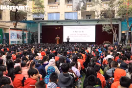 Học sinh tham gia chuyên đề “Bảo vệ trẻ em trên không gian mạng xã hội”