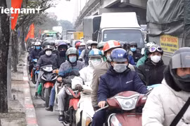 Người dân về quê dịp Tết Dương lịch 2023.