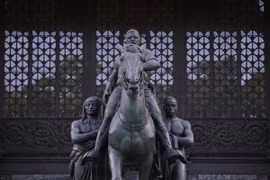 Bức tượng bằng đồng của cố Tổng thống Mỹ Theodore Roosevelt. (Nguồn: nytimes.com)