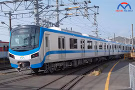 Đoàn tàu đầu tiên của tuyến metro Bến Thành-Suối Tiên được các chuyên gia, kỹ sư của nhà thầu Hitachi thực hiện các công đoạn kiểm tra kỹ thuật lần cuối cùng tại Nhật Bản. (Ảnh: MAUR/TTXVN phát)