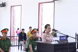 Bị cáo Thủy tại phiên tòa. (Ảnh: Đậu Tất Thành/TTXVN)