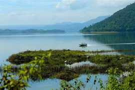 Việc vận hành phải đảm bảo an toàn công trình trên lưu vực sông Srêpôk. Ảnh minh họa. (Ảnh: Ngọc Hà/TTXVN)