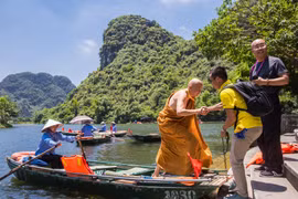 Các doanh nghiệp đang nỗ lực kích cầu du lịch nội địa trong bối cảnh dịch bệnh COVID-19 tác động tiêu cực. (Ảnh: CTV/Vietnam+)