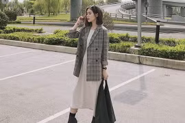 Mẫu blazer kẻ gây ''sốt'' mùa Thu năm nay.