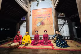 Các nghệ nhân biểu diễn ca trù ở đền thờ Nguyễn Công Trứ, Nghệ An. (Ảnh minh họa: Mai Mai/Vietnam+)