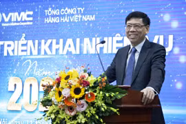 Thứ trưởng Bộ Giao thông Vận tải Nguyễn Xuân Sang phát biểu và chỉ đạo tại hội nghị triển khai công tác năm 2022 của Tổng công ty Hàng hải Việt Nam. (Ảnh: Việt Hùng/Vietnam+)