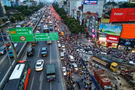 Tuyến đường vành đai sẽ giúp phân luồng giao thông từ xa theo các hướng và tăng cường khả năng kết nối giao thông liên vùng. (Ảnh: Tuấn Anh/TTXVN)