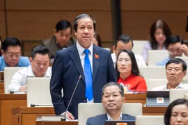 Bộ trưởng Nguyễn Kim Sơn trả lời chất vấn trước Quốc hội. (Ảnh: CTV/Vietnam+)
