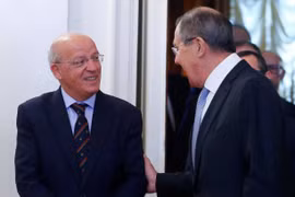 Ngoại trưởng Nga Sergei Lavrov (phải) và người đồng cấp Bồ Đào Nha Augusto Santos Silva trong một cuộc gặp. (Nguồn: Getty images)