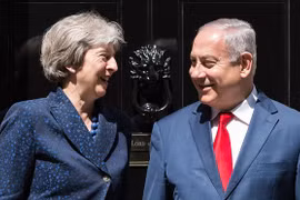 Thủ tướng Israel Benjamin Netanyahu và người đồng cấp Anh Theresa May. (Nguồn: theguardian.com)