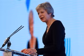 Thủ tướng Anh Theresa May phát biểu tại một sự kiện ở London. (Ảnh: AFP/TTXVN)