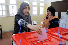 Cử tri bỏ phiếu tại điểm bầu cử ở thủ đô Tripoli năm 2014. Ảnh minh họa. (Nguồn: THX/TTXVN)