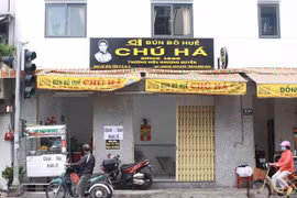 Dịch vụ ăn uống sẽ được tái khởi động tại các khu vực được công nhận vùng xanh ở TP.HCM. (Ảnh: Hồng Giang/TTXVN)