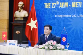 Bộ trưởng Công Thương Nguyễn Hồng Diên dẫn đầu đoàn VIệt Nam tham dự hội nghị tại điểm cầu Hà Nội. 