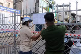 Cần Thơ phong tỏa tại phường Tân An, quận Ninh Kiều. (Ảnh: Trung Kiên/TTXVN) 