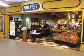 Nhà hàng Pho Vietz tại Trung tâm mua sắm Utama. (Ảnh: Mạnh Tuân/Vietnam+)