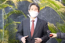 Bộ trưởng Thống nhất Hàn Quốc Lee In-young phát biểu với báo giới tại thủ đô Seoul. (Ảnh: Yonhap/TTXVN)