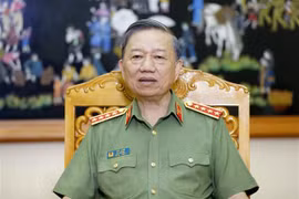 Công an huyện Gia Lâm, Thành phố Hà Nội đảm bảo chủ động từ sớm, từ xa để công tác bảo vệ Ngày bầu cử được an toàn trong mọi tình huống tại Khu vực bỏ phiếu số 2, Tổ dân phố Chính Trung, Thị trấn Trâu Quỳ. (Ảnh: Anh Tuấn/TTXVN)
