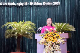 Bà Nguyễn Thị Lệ, Chủ tịch HĐND Thành phố Hồ Chí Minh phát biểu bế mạc Kỳ họp. (Ảnh: Xuân Khu/TTXVN) 