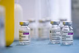 Vaccine ngừa COVID-19 của AstraZeneca tại Cornella, Tây Ban Nha, ngày 7/4/2021. (Ảnh: THX/TTXVN)