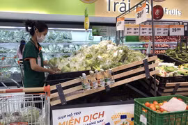 Các mặt hàng thực phẩm tại một siêu thị ở Thành phố Hồ Chí Minh. (Ảnh: Mỹ Phương/TTXVN) 