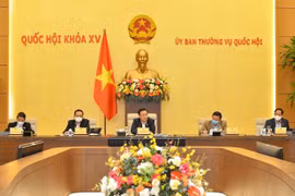 Chủ tịch Quốc hội Vương Đình Huệ chủ trì cuộc họp. (Ảnh: TTXVN) 