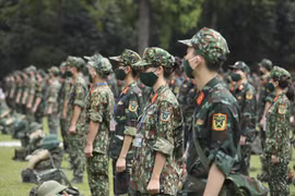 Học viên Học viện Quân y trước khi lên đường vào Nam làm nhiệm vụ. (Ảnh: Minh Quyết/TTXVN) 