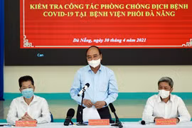 Chủ tịch nước Nguyễn Xuân Phúc phát biểu tại buổi làm việc tại Bệnh viện phổi Đà Nẵng. (Ảnh: Thống Nhất/TTXVN) 