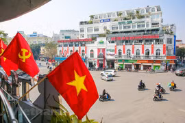 Chiều 19/1, công tác trang trí tuyên truyền, cổ động trực quan phục vụ Đại hội đại biểu toàn quốc lần thứ XIII của Đảng cơ bản đã hoàn thiện. (Ảnh: Minh Sơn/Vietnam+) 