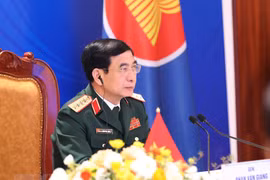 Đại tướng Phan Văn Giang, Bộ trưởng Bộ Quốc phòng Việt Nam, dự hội nghị tại điểm cầu Hà Nội. (Ảnh: Trọng Đức/TTXVN) 