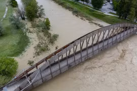 'Thung lũng ẩm thực' Emilia-Romagna tan hoang trong mưa lũ kinh hoàng 