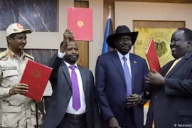 Các bên ở Sudan trong lễ ký tuyên bố hòa bình. (Nguồn: Reuters)