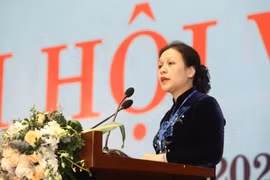 Bí thư Đảng đoàn, Chủ tịch Liên hiệp các tổ chức hữu nghị Việt Nam khóa V Nguyễn Phương Nga phát biểu khai mạc. (Ảnh: Văn Điệp/TTXVN)