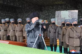 Triều Tiên tập trận dưới sự giám sát của nhà lãnh đạo Kim Jong-un