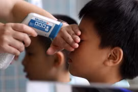 Hong Kong tăng cường các biện pháp kiểm soát dịch bệnh. (Ảnh: SCMP)