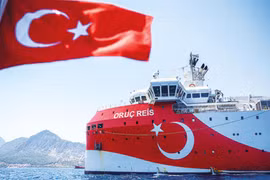 Tàu thăm dò Oruc Reis. (Ảnh: Hurriyet)