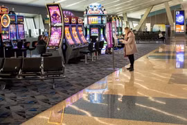 Mỹ: 'Thiên đường giải trí' Las Vegas vắng vẻ do dịch bệnh