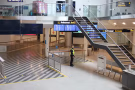 Sân bay Copenhagen vắng bóng người do dịch bệnh. (Ảnh: Airlinergs)