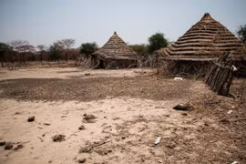 Khung cảnh tan hoang do xung đột tại khu vực Abyei. (Ảnh: Al-Jazeera)