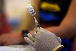 Vaccine phòng COVID-19 của AstraZeneca. (Ảnh: THX/TTXVN)